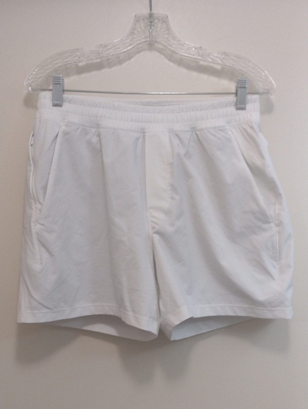 Lululemon Men's White Performance Shorts (J1339)